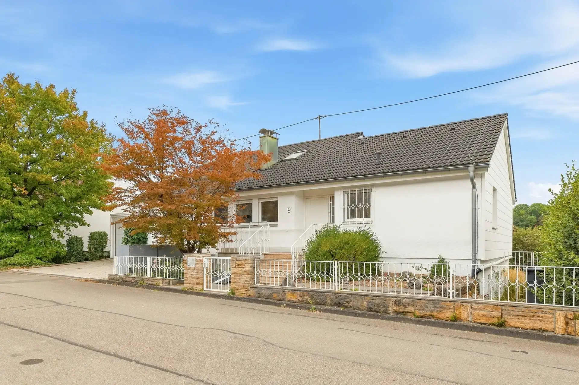 Zehn Zimmer auf zwei Wohnebenen ein Haus in Raidwangen zum Selbstgestalten in Nürtingen-Raidwangen