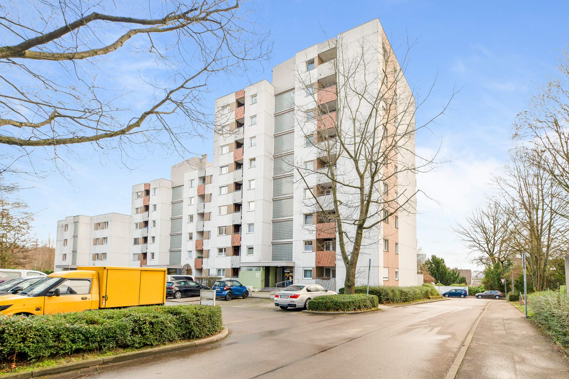 3-Zimmer Etagenwohnung mit TG-Stellplatz und TOP U-Bahn Anbindung - Bild 2