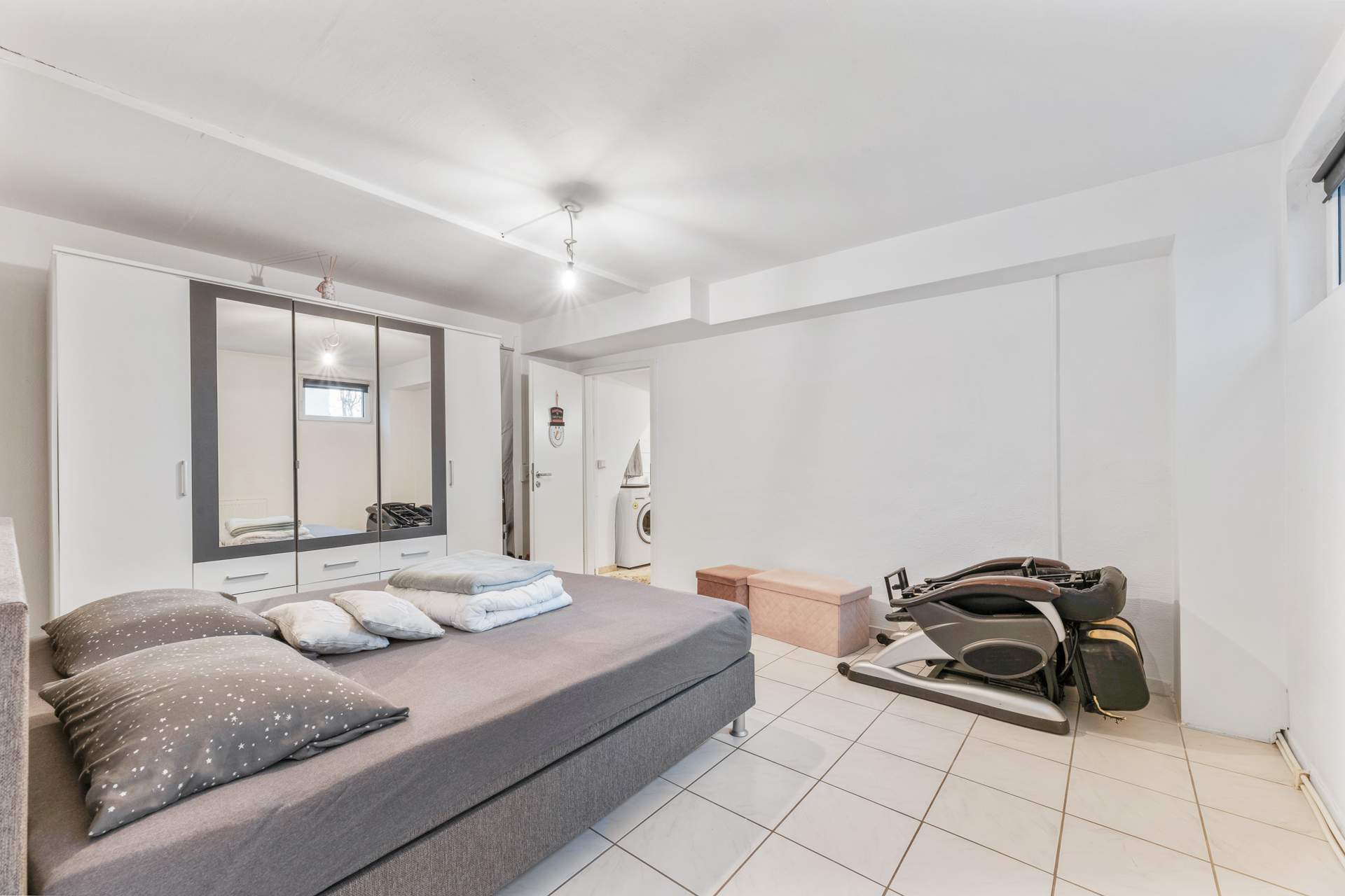 Großzügige Wohnung mit Garten & Doppelgarage – inklusive zwei Apartments! - Bild 14