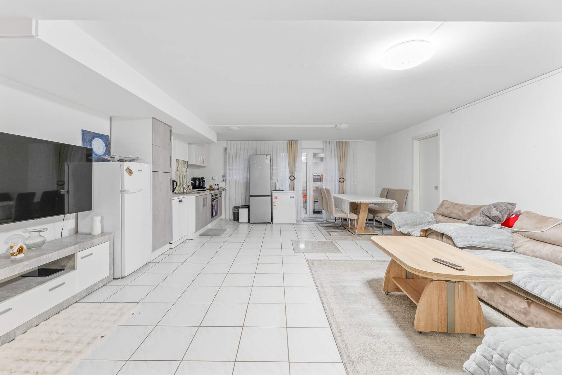 Großzügige Wohnung mit Garten & Doppelgarage – inklusive zwei Apartments! - Bild 17