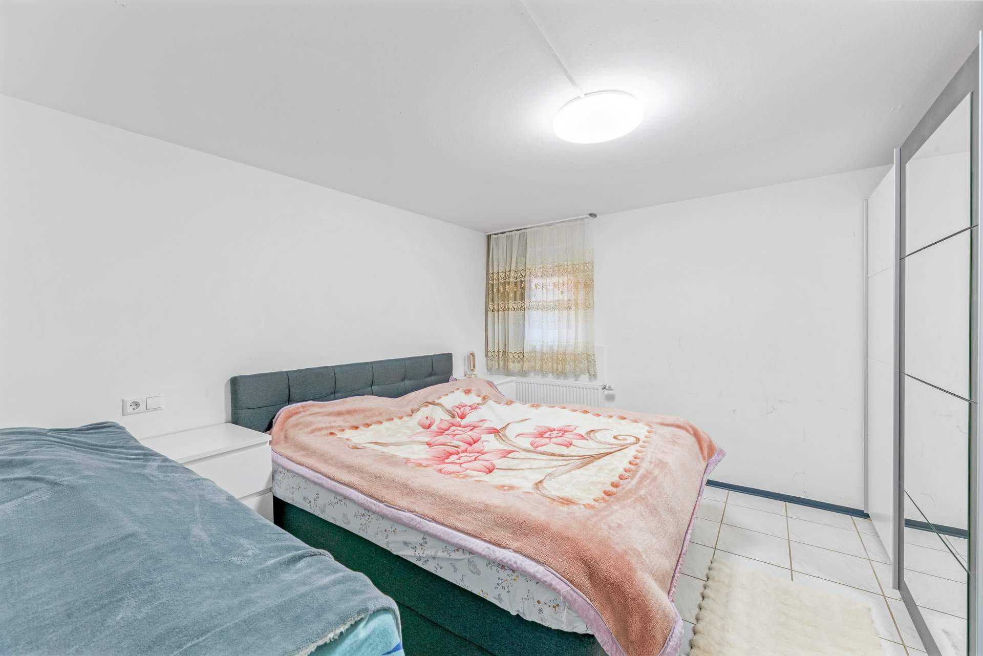 Großzügige Wohnung mit Garten & Doppelgarage – inklusive zwei Apartments! - Bild 19