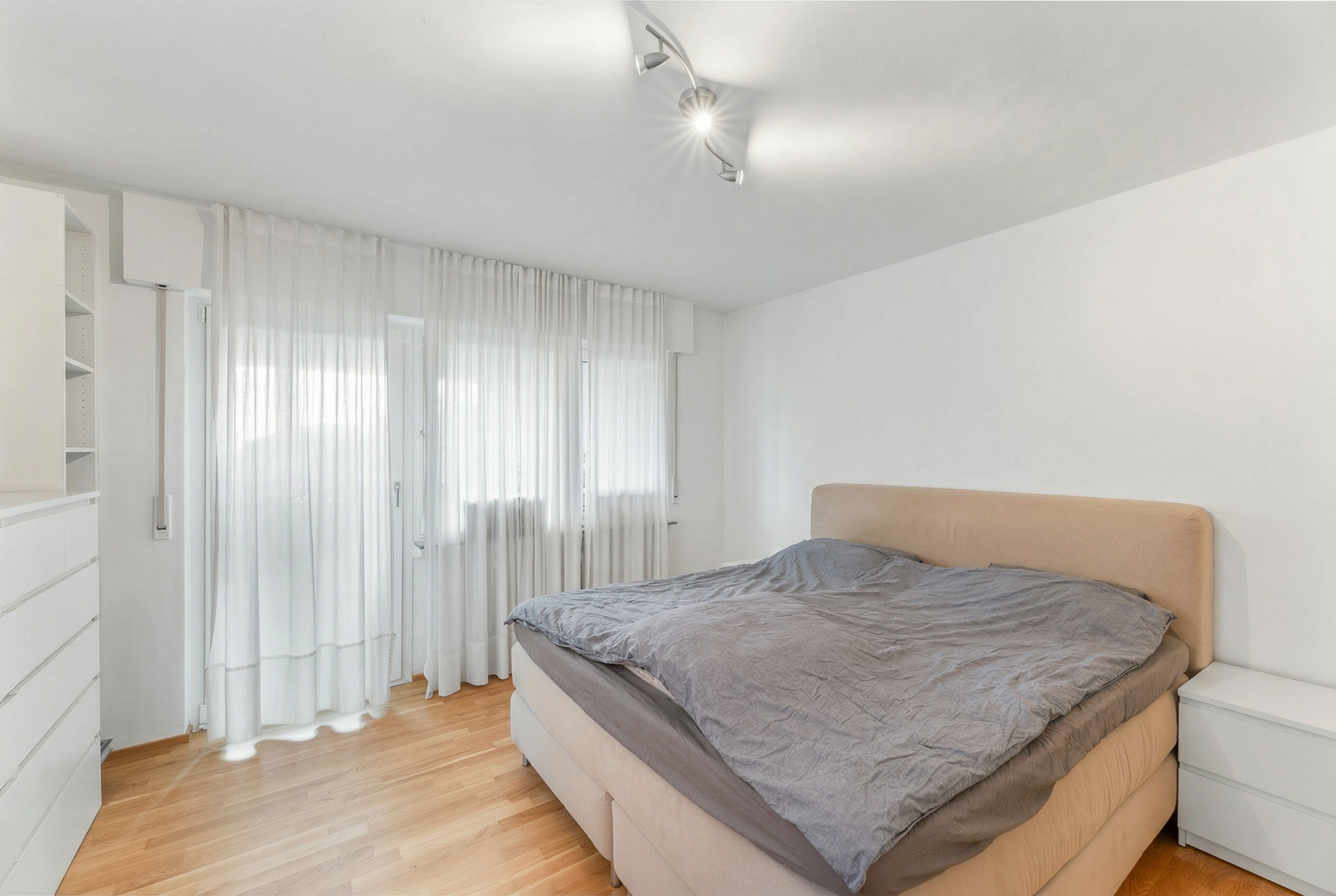 Großzügige Wohnung mit Garten & Doppelgarage – inklusive zwei Apartments! - Bild 5