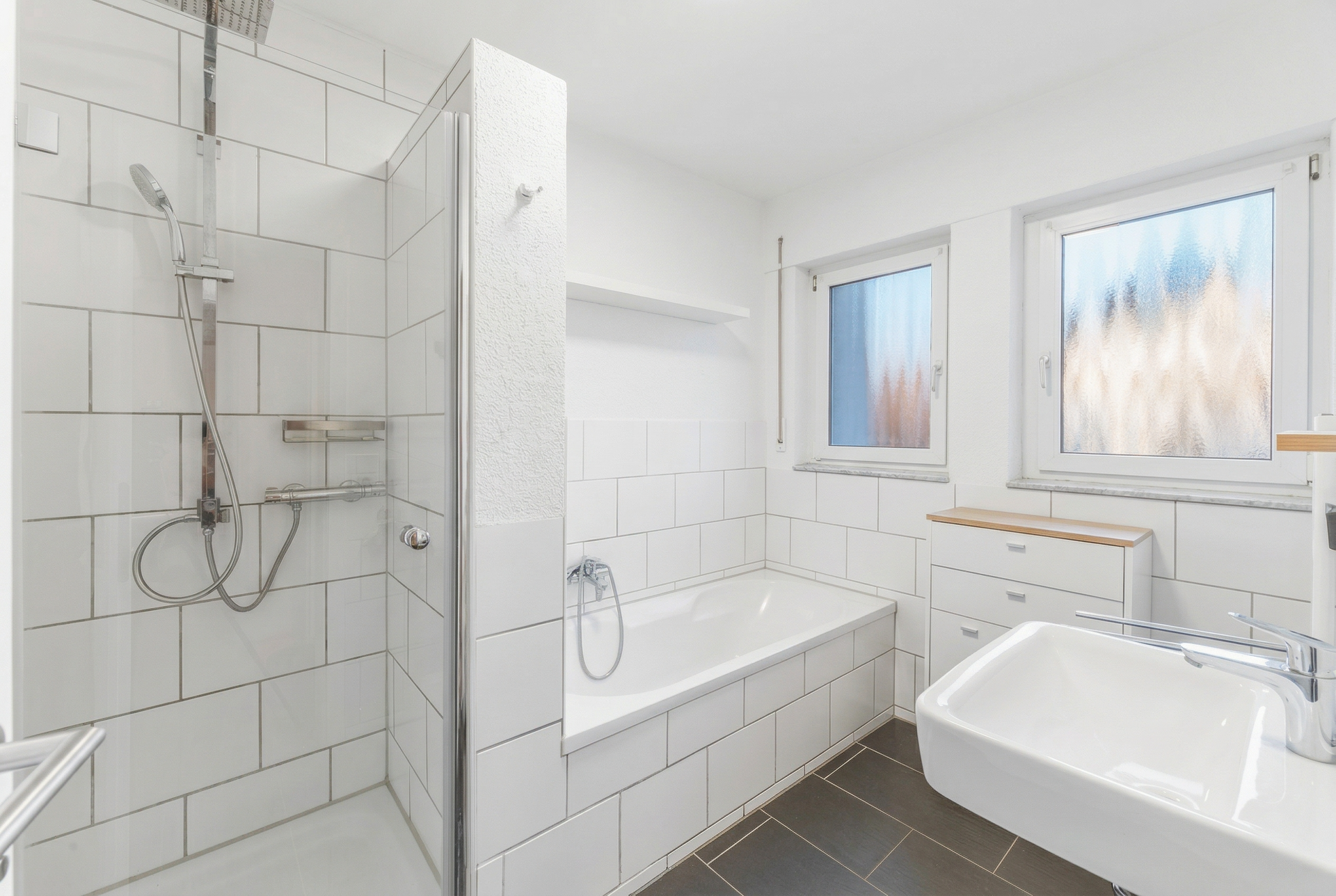 Großzügige Wohnung mit Garten & Doppelgarage – inklusive zwei Apartments! - Bild 8