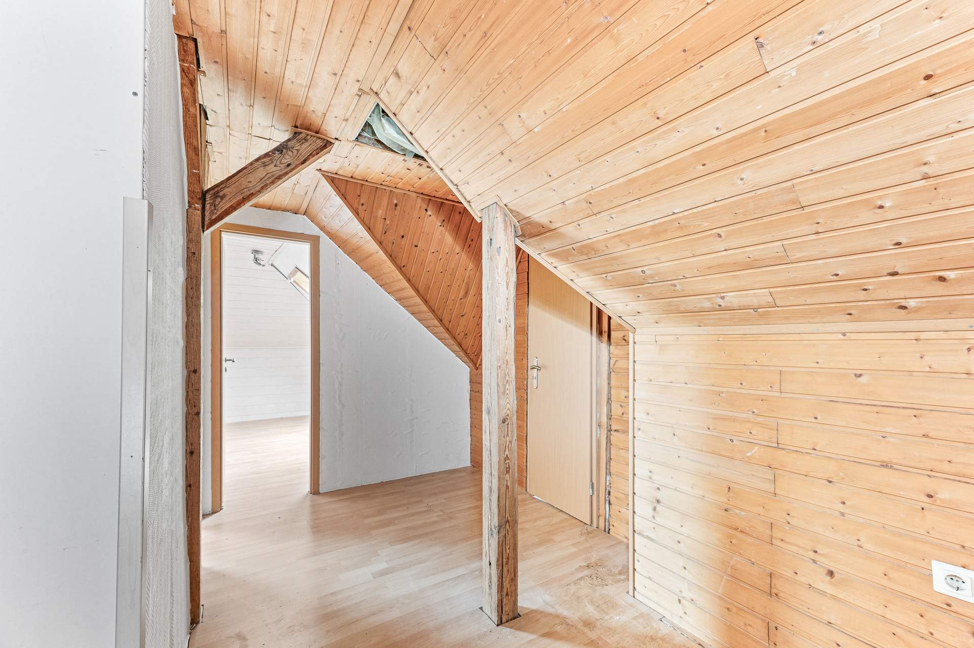 Dreifamilienhaus mit Entwicklungspotenzial in zentraler Lage von Reutlingen - Bild 20