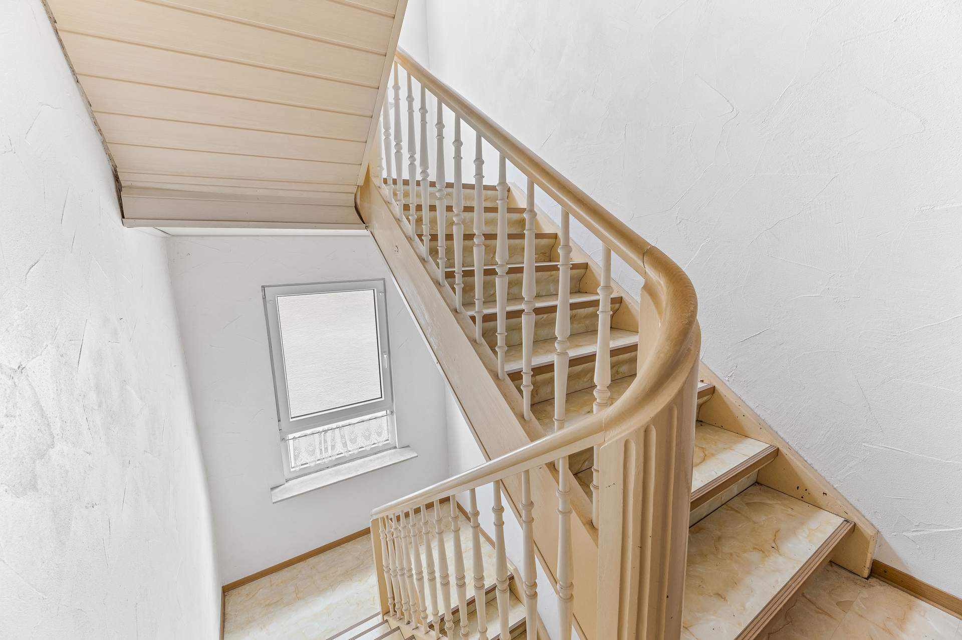 Dreifamilienhaus mit Entwicklungspotenzial in zentraler Lage von Reutlingen - Bild 7