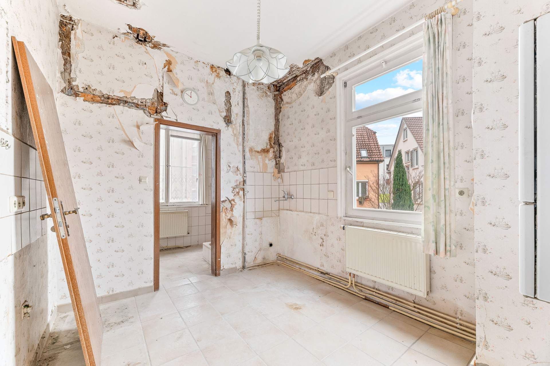 Dreifamilienhaus mit Entwicklungspotenzial in zentraler Lage von Reutlingen - Bild 12