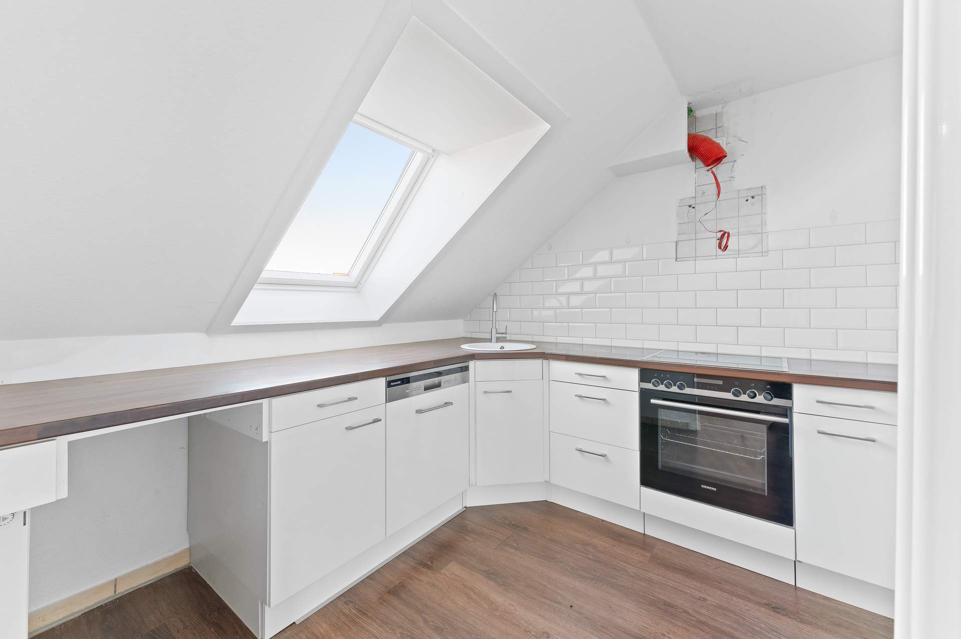 Attraktive 4-Zimmer-Maisonettewohnung in zentraler Lage von Wendlingen - Bild 6