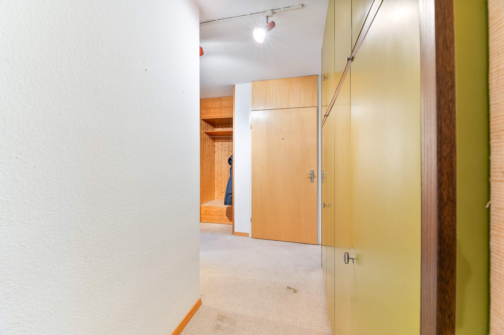 Viel Platz mit Weitblick – 4,5-Zimmer-Wohnung mit zwei Balkonen und Garage - Bild 1