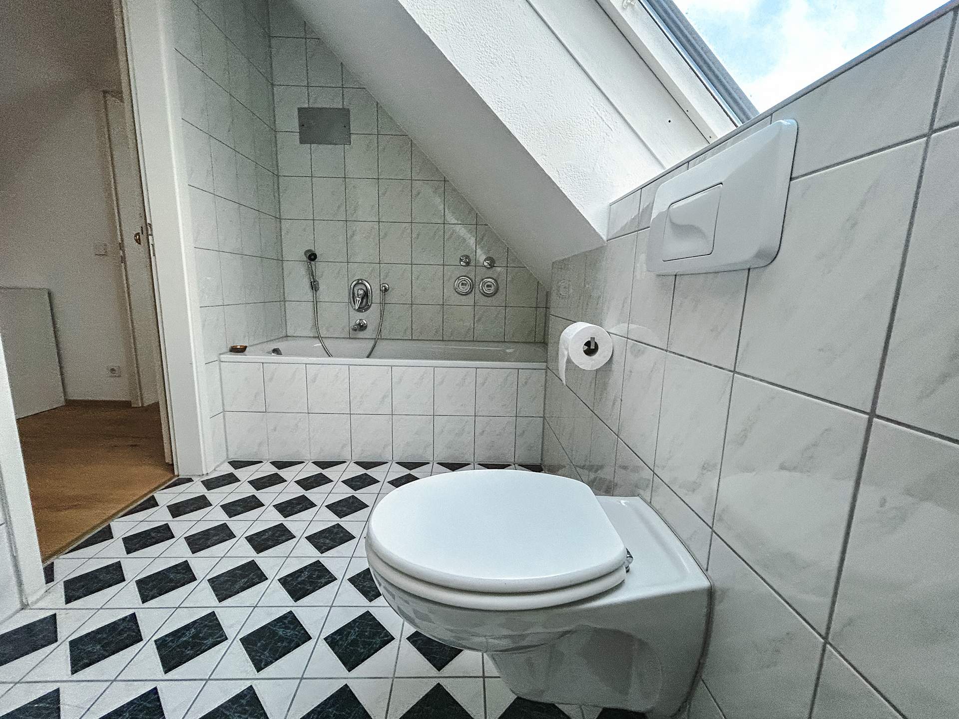 *Provisionsfrei* Wunderschöne Maisonettewohnung mit Blick über Nürtingen - Bild 11