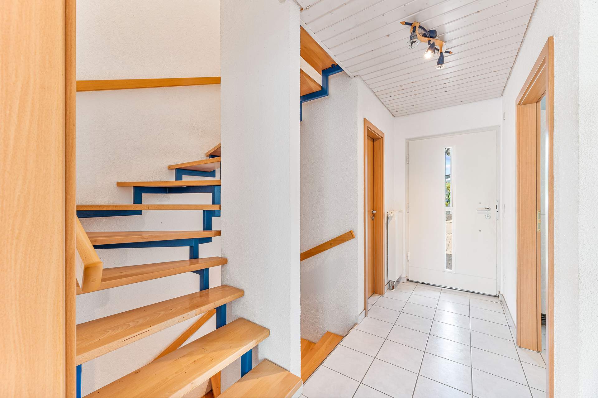 Reihenmittelhaus in ruhiger Ortsrandlage – mit Garten, Garage und viel Platz für die Familie! - Bild 3