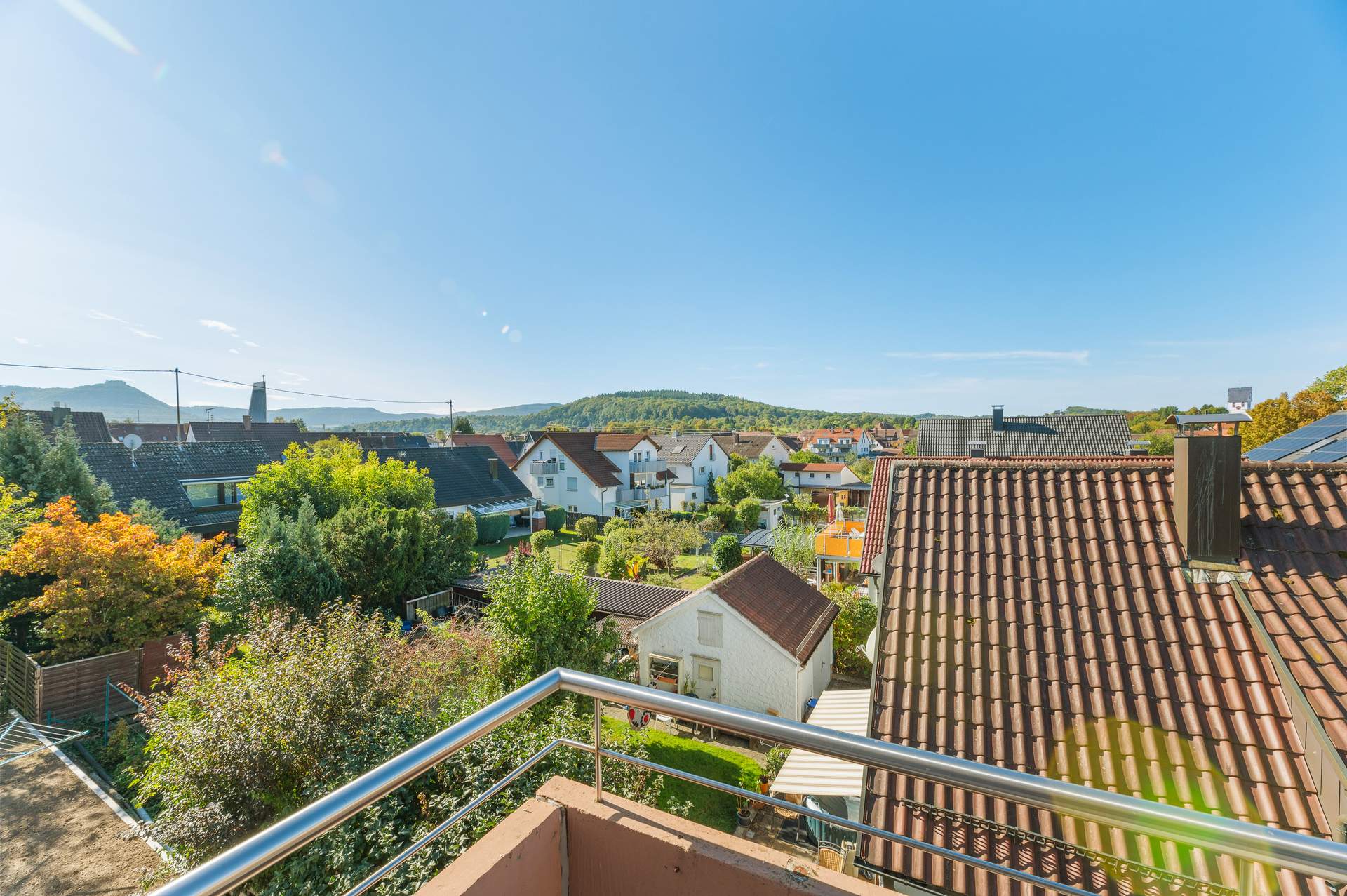 Exklusive 3-Zimmer-Wohnung mit Blick auf die Burg Hohen Neuffen - Bild 3