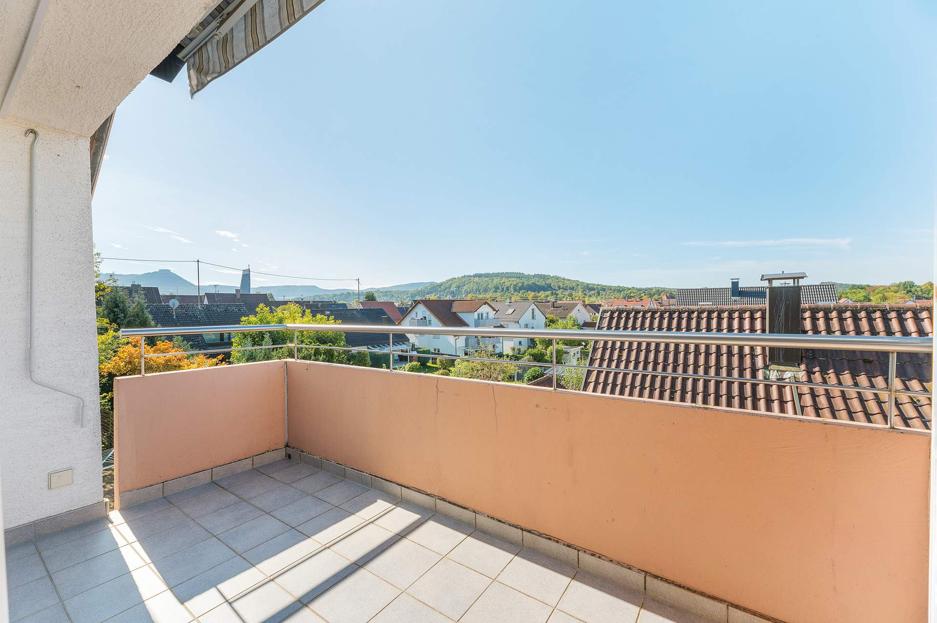 Exklusive 3-Zimmer-Wohnung mit Blick auf die Burg Hohen Neuffen - Bild 13