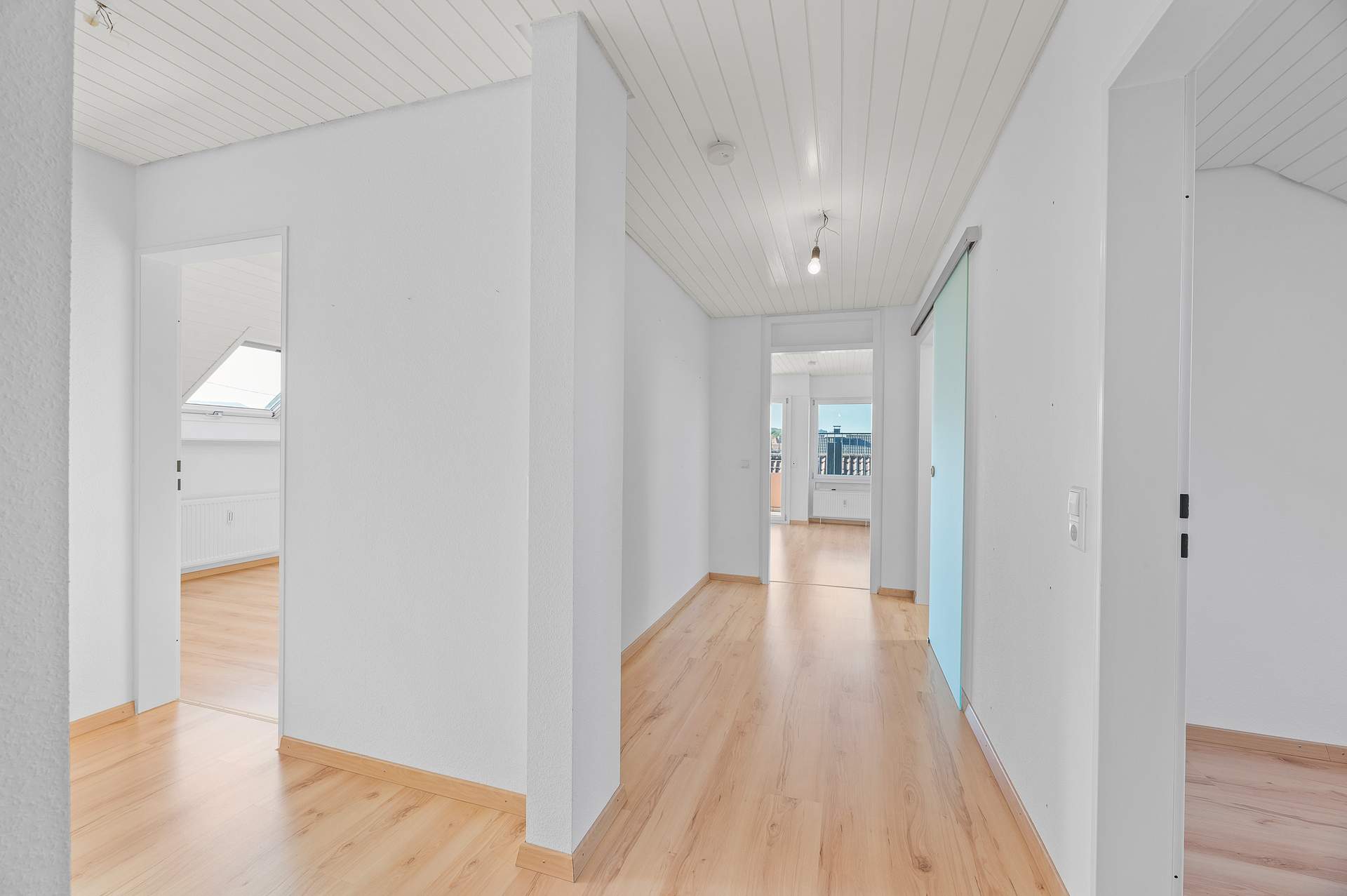 Exklusive 3-Zimmer-Wohnung mit Blick auf die Burg Hohen Neuffen - Bild 2