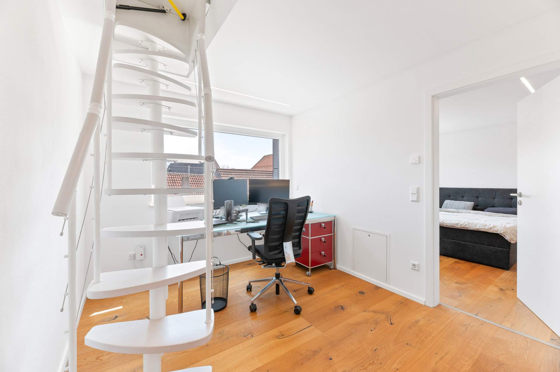 Luxus über den Dächern: 4,5-Zimmer-Dachgeschosswohnung mit 360°-Panoramablick in Schömberg! - Bild 13