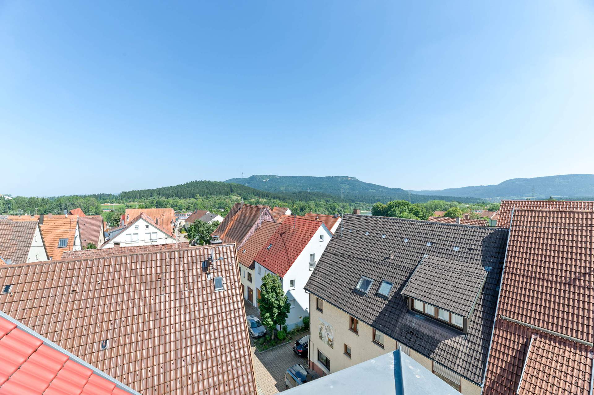 Luxus über den Dächern: 4,5-Zimmer-Dachgeschosswohnung mit 360°-Panoramablick in Schömberg! - Bild 18