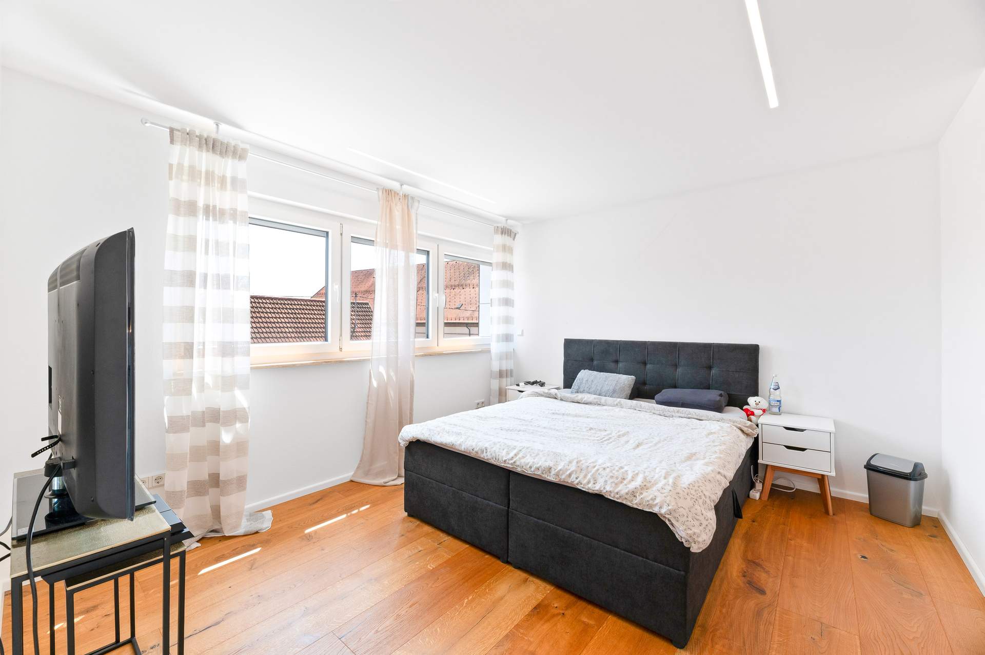 Luxus über den Dächern: 4,5-Zimmer-Dachgeschosswohnung mit 360°-Panoramablick in Schömberg! - Bild 14