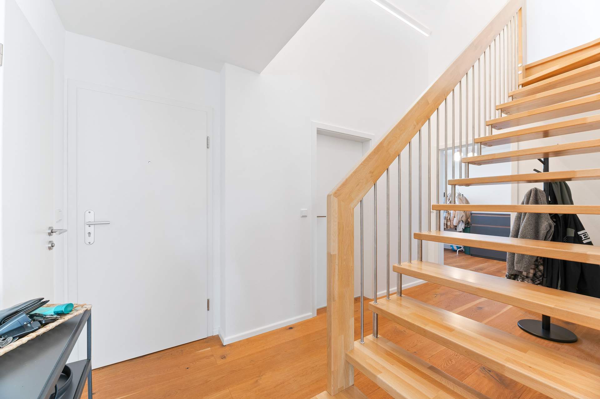 Luxus über den Dächern: 4,5-Zimmer-Dachgeschosswohnung mit 360°-Panoramablick in Schömberg! - Bild 3