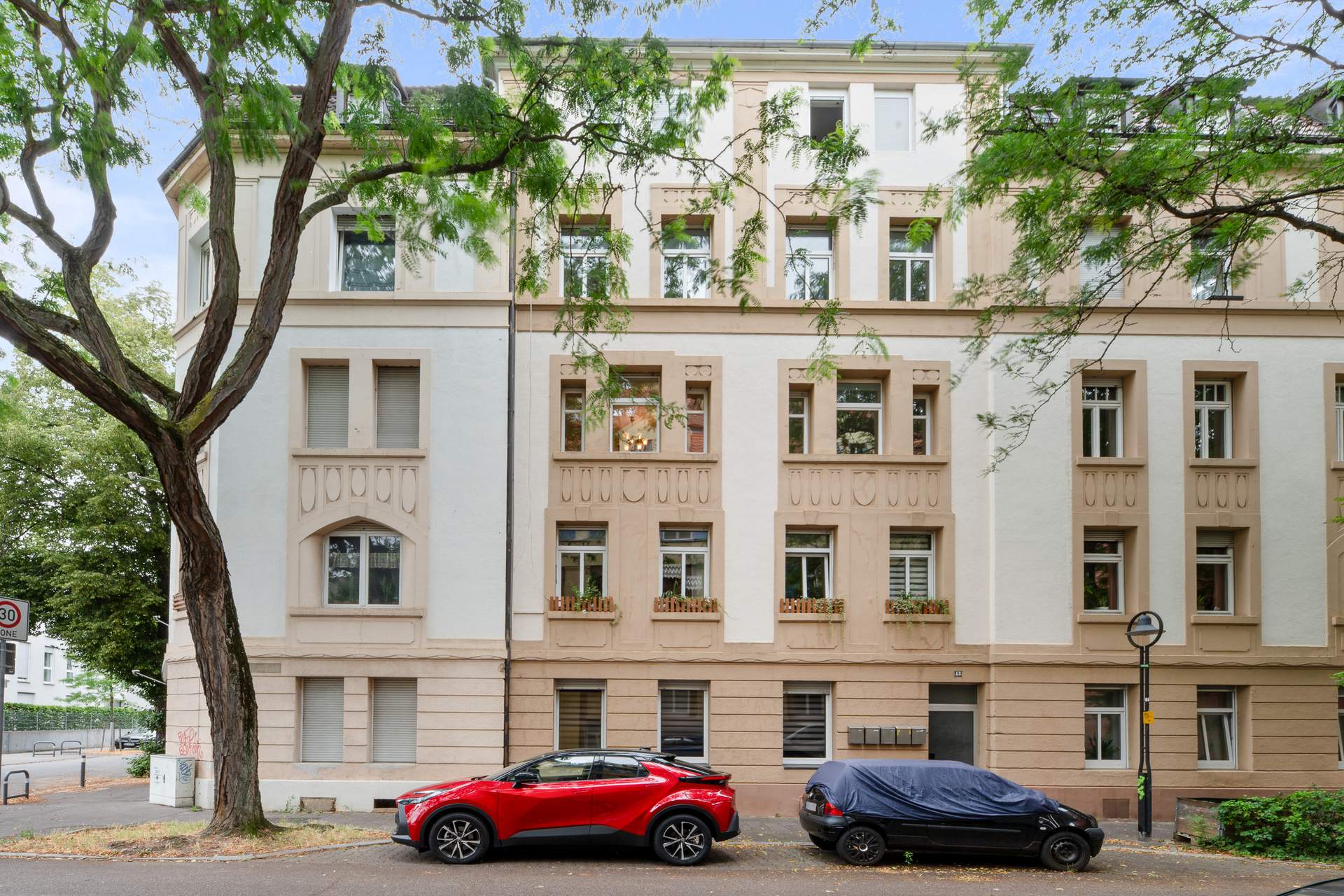 Charmante 2,5-Zimmer-Wohnung in stilvollem Denkmalhaus – frisch renoviert und sofort bezugsbereit! - Bild 2