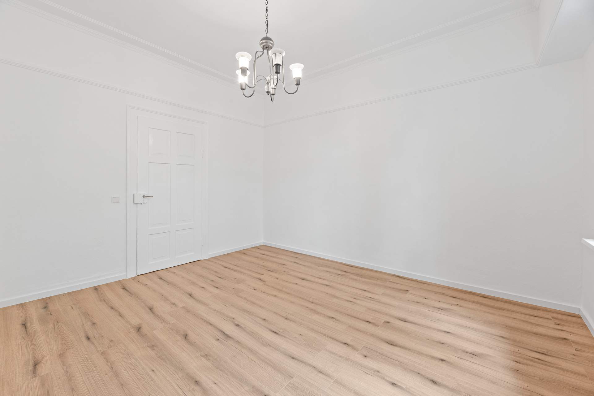 Charmante 2,5-Zimmer-Wohnung in stilvollem Denkmalhaus – frisch renoviert und sofort bezugsbereit! - Bild 5