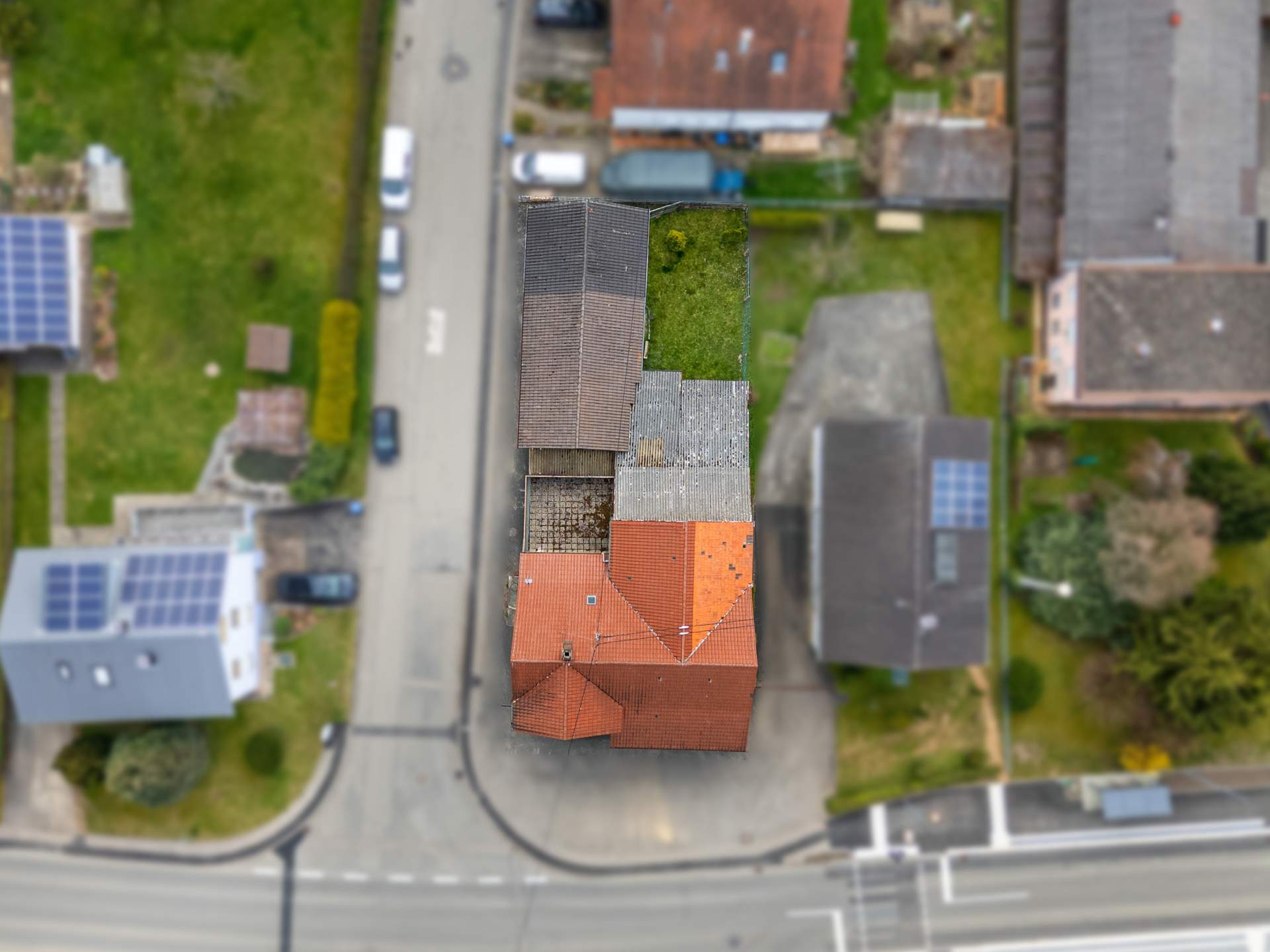 Grundstück mit Bauernhaus - Bild 2