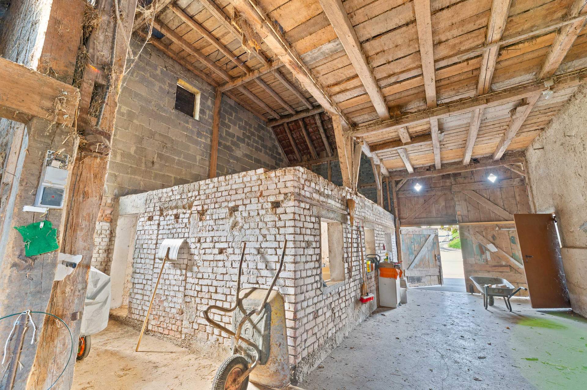 Grundstück mit Bauernhaus - Bild 9