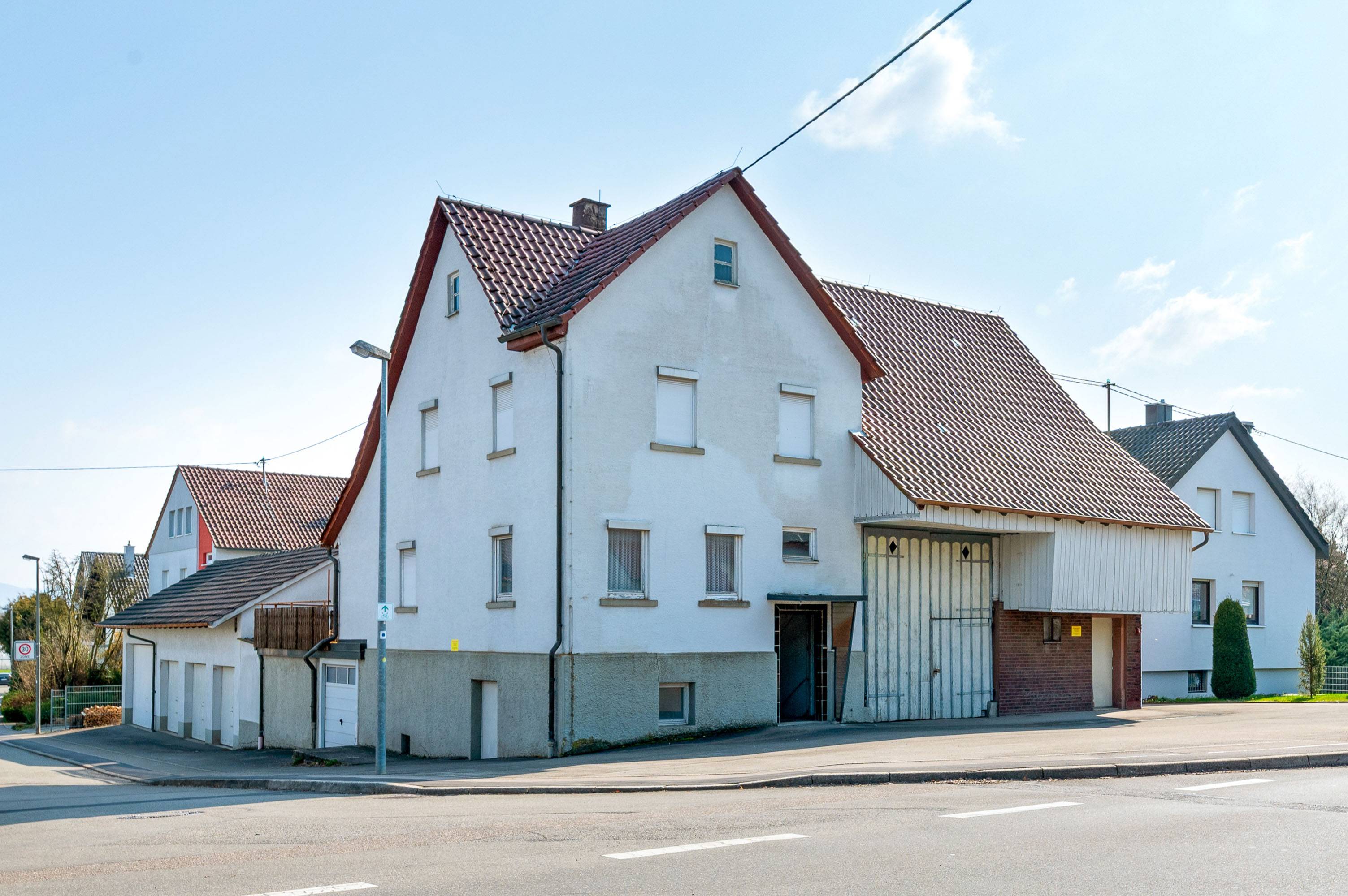 Grundstück mit Bauernhaus in Walddorfhäslach