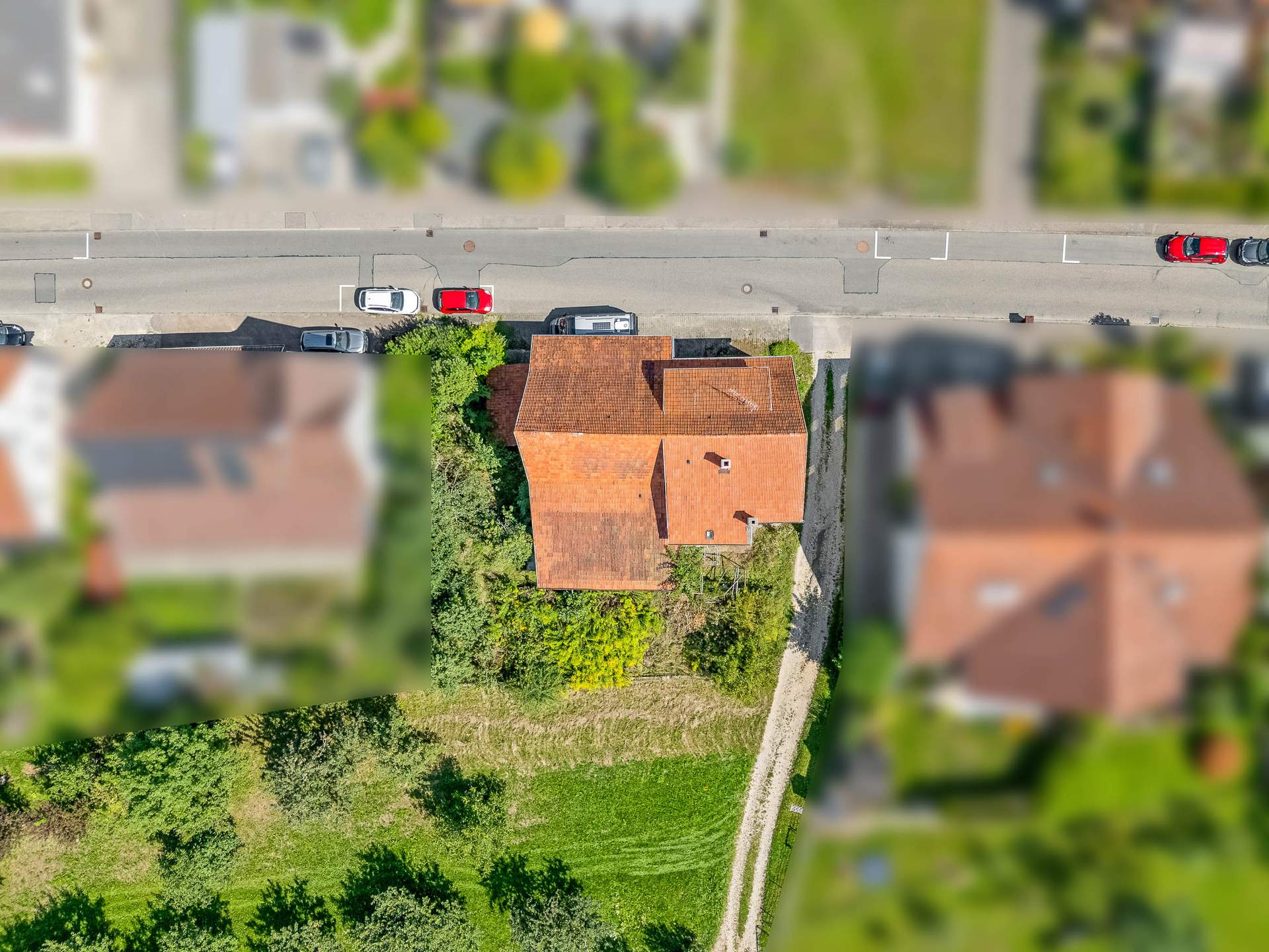 Grundstück mit Bauernhaus in Ortsrandlage - Bild 1