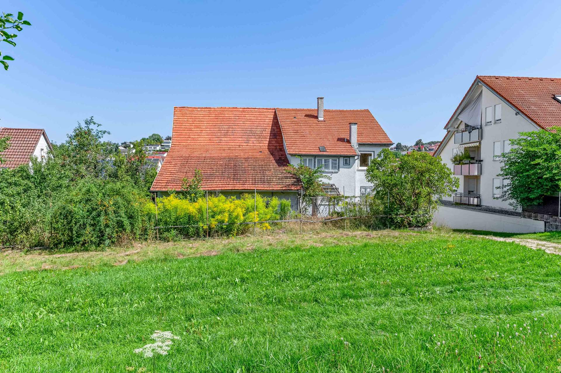 Grundstück mit Bauernhaus in Ortsrandlage - Bild 9