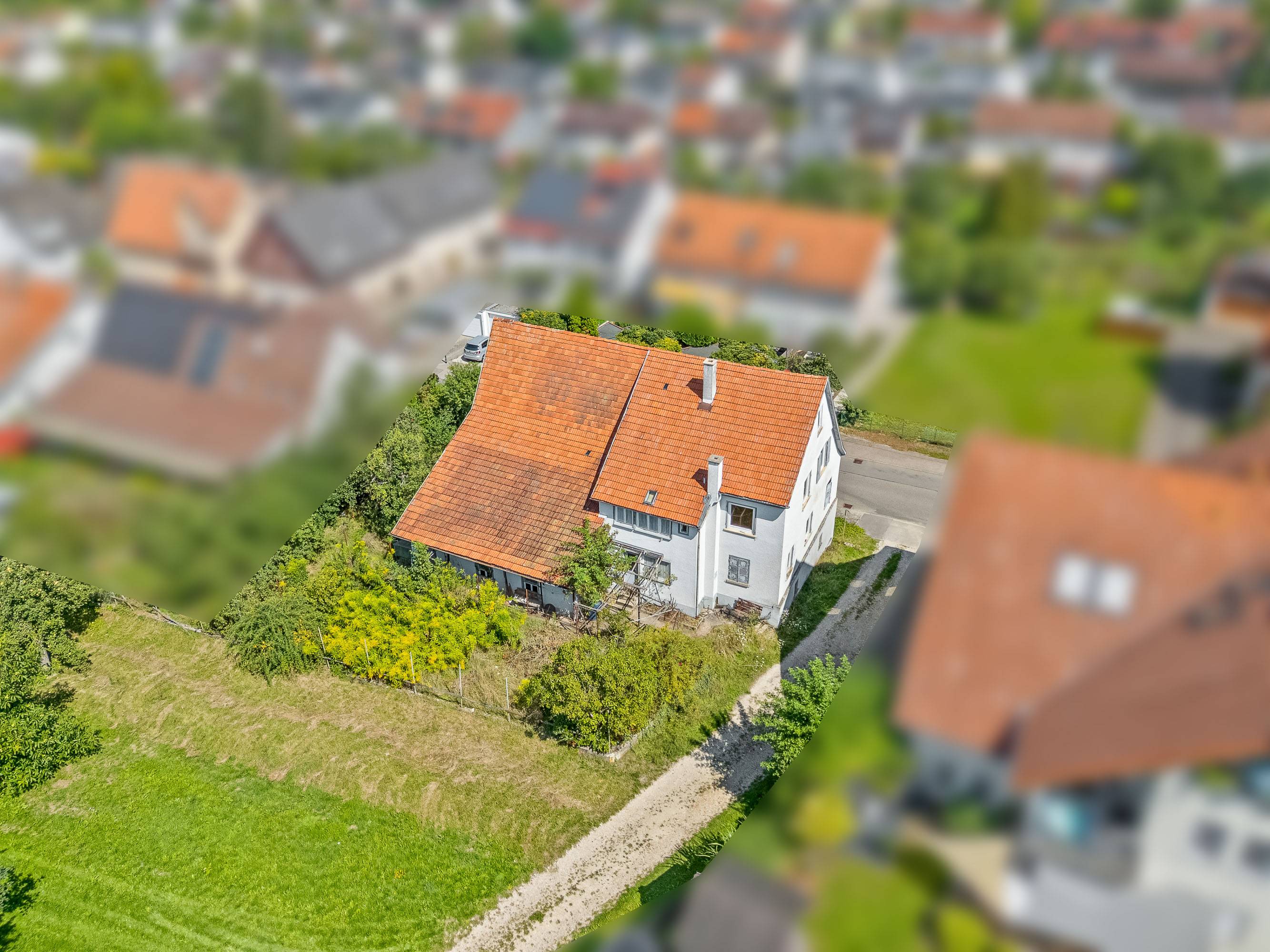Grundstück mit Bauernhaus in Ortsrandlage in Großbettlingen