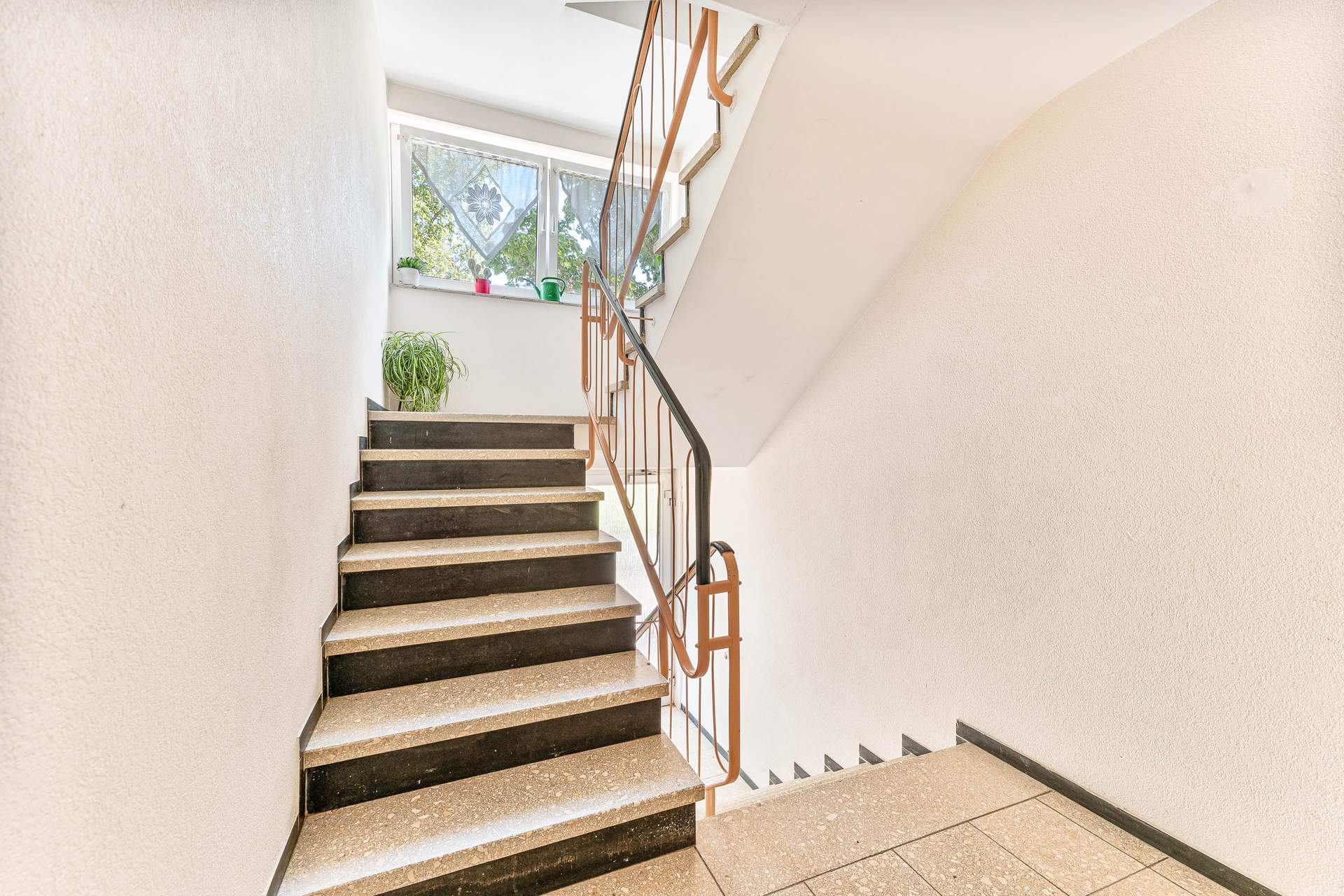 Großzügige 3-Zimmer-Wohnung mit Balkon im Hochparterre – sofort verfügbar! - Bild 1